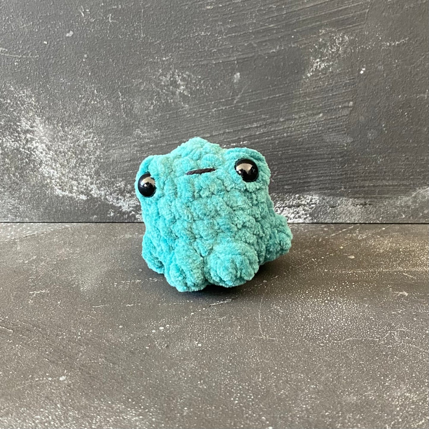 Frogs by @thegirlwhoknots