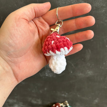 Mushroom Keychains by @thegirlwhoknots