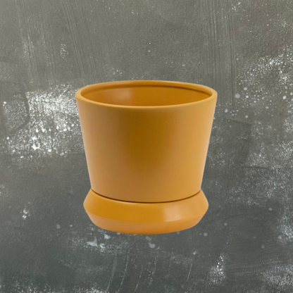 Hamburg Plant Pot with Saucer - Small