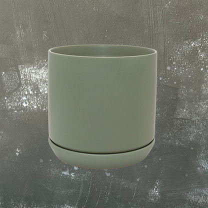 Oslo Plant Pot with Saucer - Medium