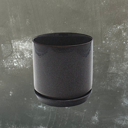 Oslo Plant Pot with Saucer - Small